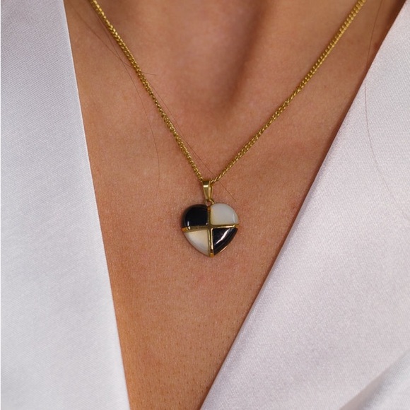 n/a Jewelry - Gold and Black Heart Pendant Necklace